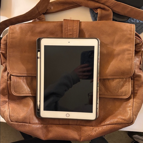 Kenneth Cole Tan Satchel Bag with Adjustable Strap - Picture 3 of 3